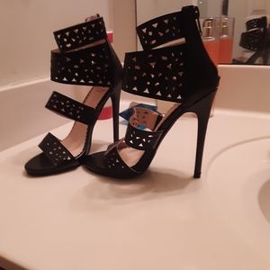 Madison Black 4 inch pumps